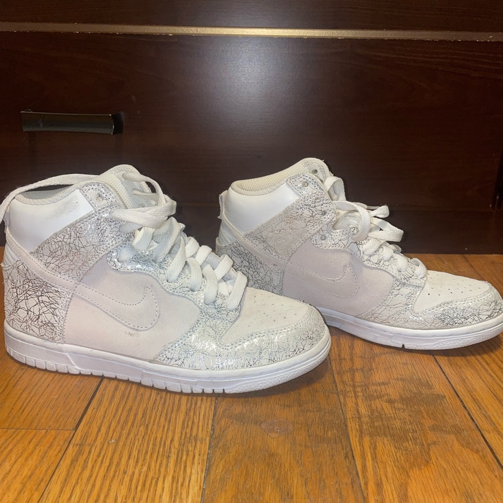 NIKE Dunk High Rise Sneaker